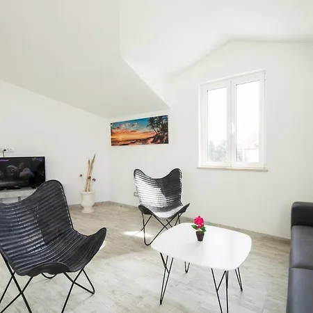 Serventic Villa Sumartin