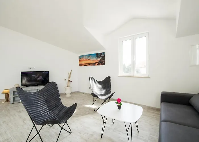 Serventic Villa Sumartin